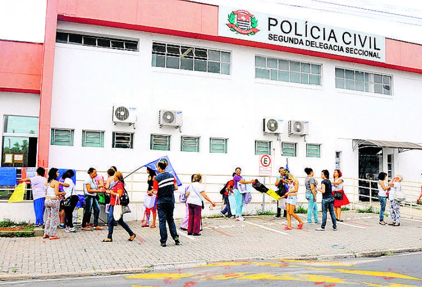 POLÍCIA LEVA 13H PARA REGISTRAR BO - MATÉRIA PUBLICADA NO JORNAL CORREIO POPULAR NO DIA 01/02/2020