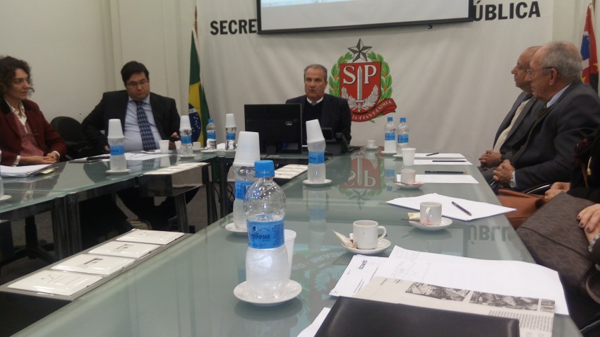 GOVERNO DE SP ALEGA CRISE E NEGA REPOSIÇÃO SALARIAL A POLÍCIA 
