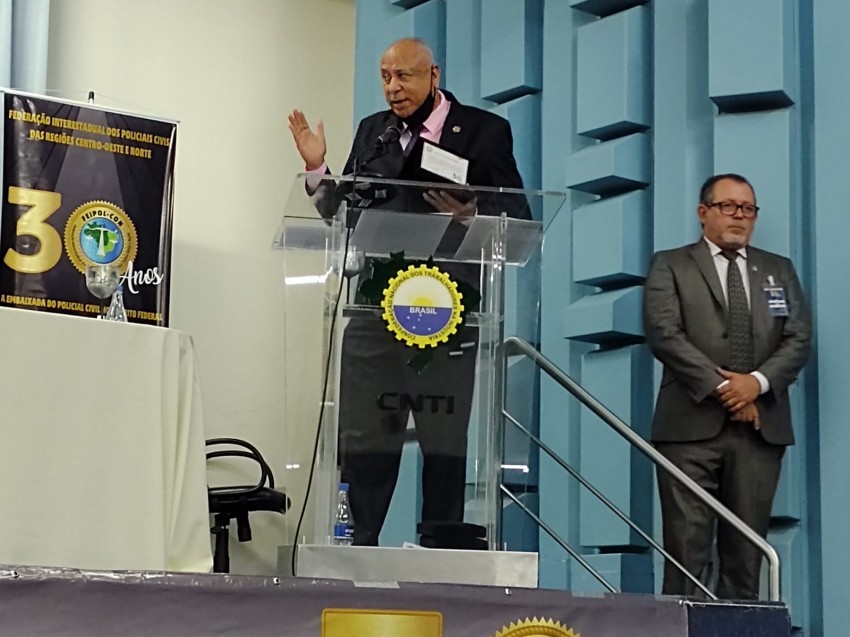 CONGRESSO DA FEIPOL-CON COM O TEMA “SUPRESSÃO DE DIREITOS E A PASSIVIDADE DOS TRABALHADORES”