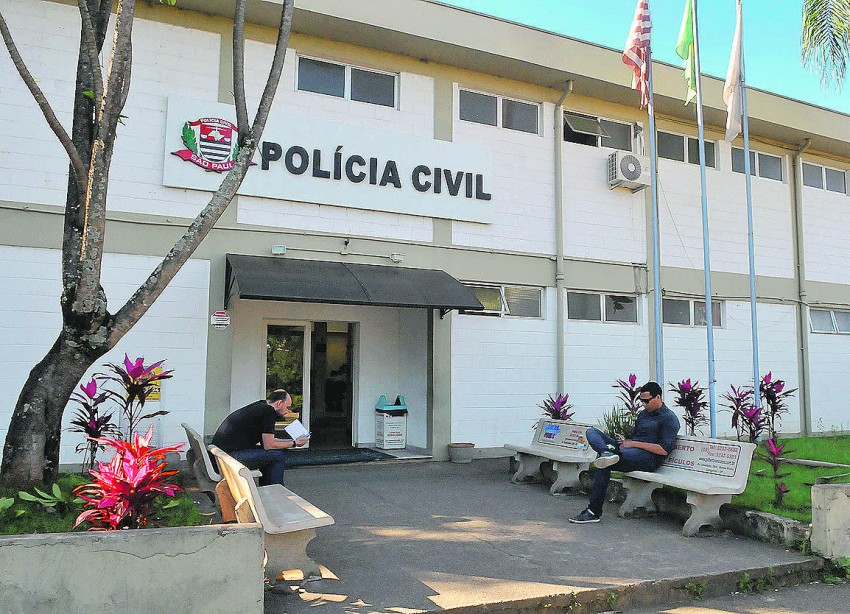 MAIS UM POLICIAL MILITAR RECEBE VOZ DE PRISÃO - MATÉRIA PUBLICADA NO JORNAL CORREIO POPULAR DIA 29/08/2017